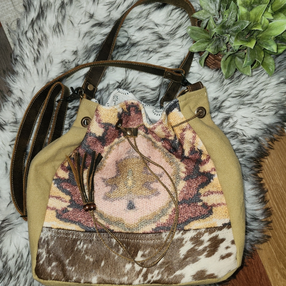 Myra Bag, EUC, shoulder or crossbody